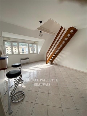 appartement à la location -   60000  BEAUVAIS, surface 41 m2 location appartement - APR661896